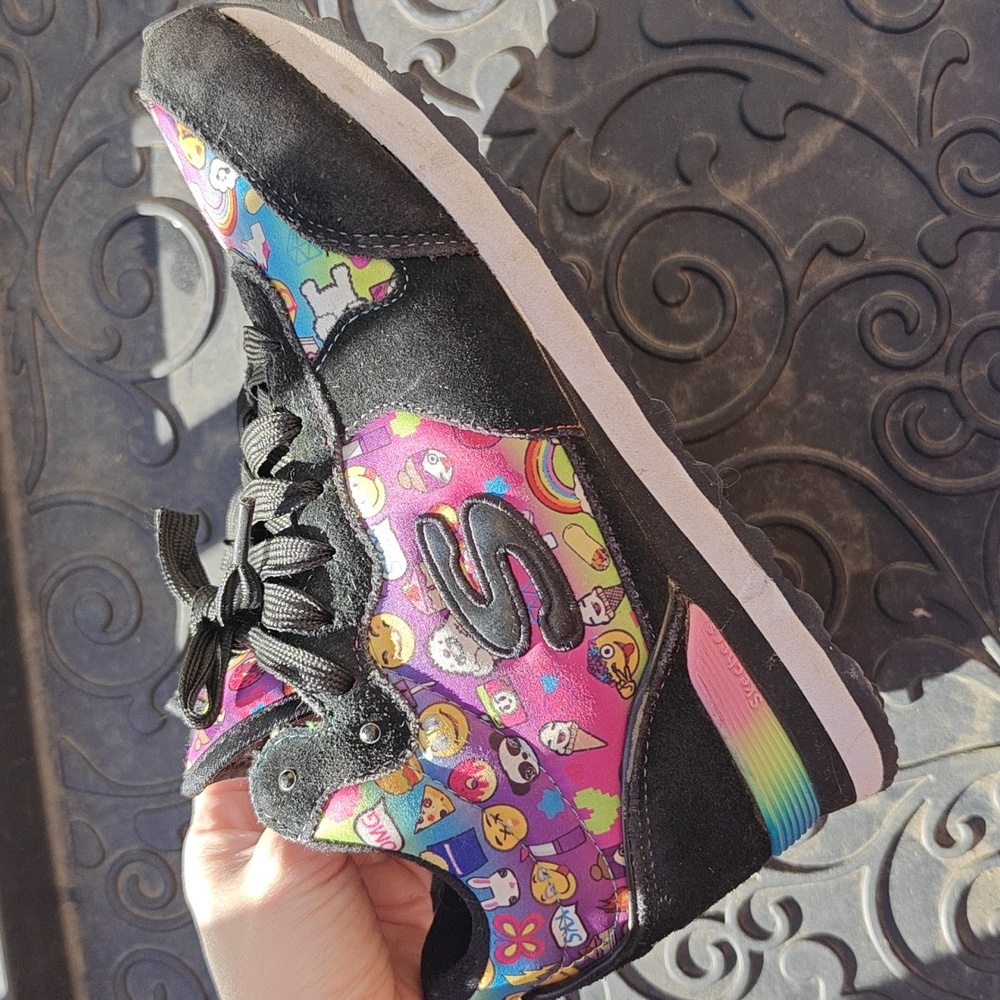 Skechers Colorful Emoji Sneakers 6.5